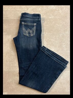 Wrangler Girl Flare Leg Jeans Size 10R Medium Wash Blue Western Cowgirl CUTE!